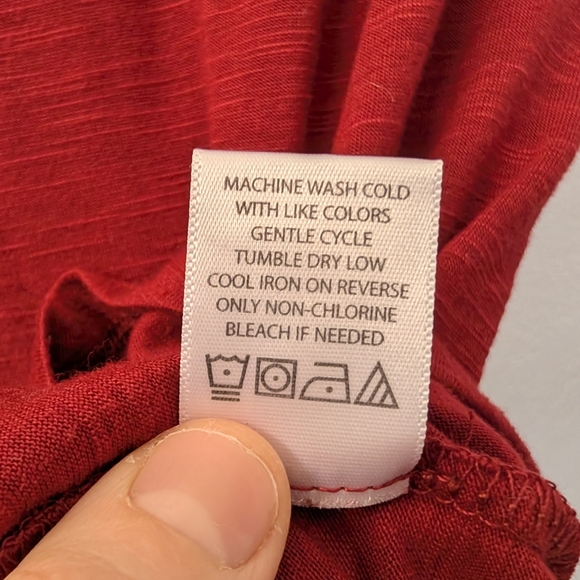 Almost Famous Red Lace-Up Short Sleeve Tee Size Small - Picture 4 of 7